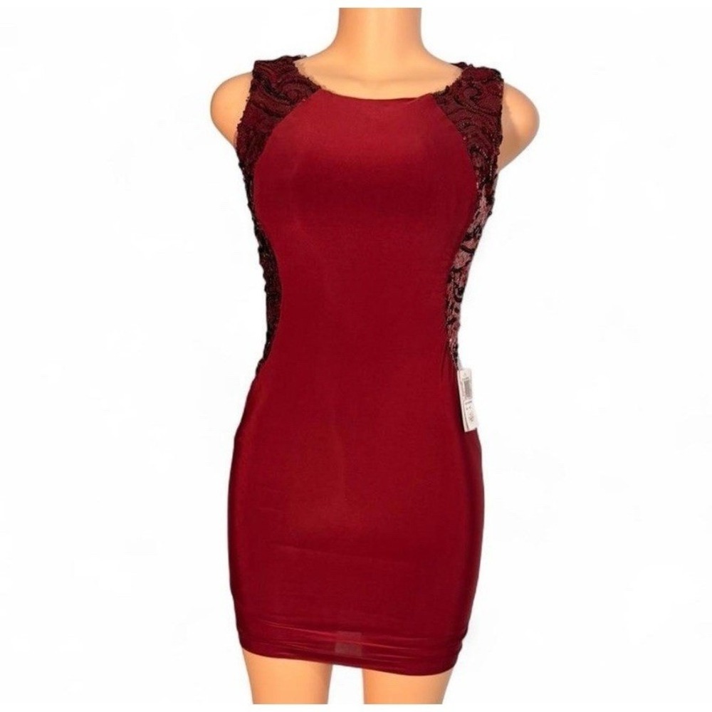 B. Darlin Burgundy Sequin Open Back Bodycon Mini‎ Dress D95MF992 Size 5/6 NWT